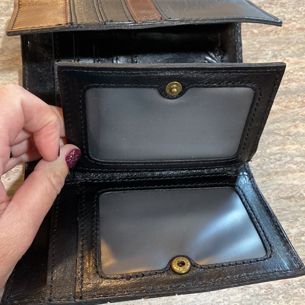 Patricia Nash Black and Brown Leather Wallet - Picture 4 of 12